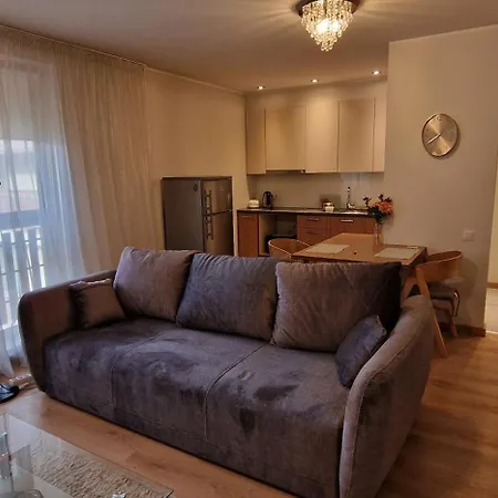 сozy In Great Location *