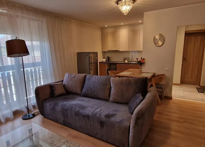 сozy In Great Location *